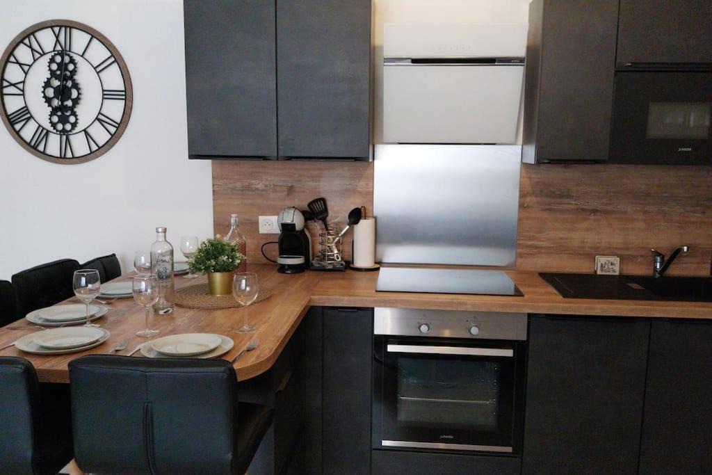 Photo of Kitchen in Les Puces de Saint-Ouen