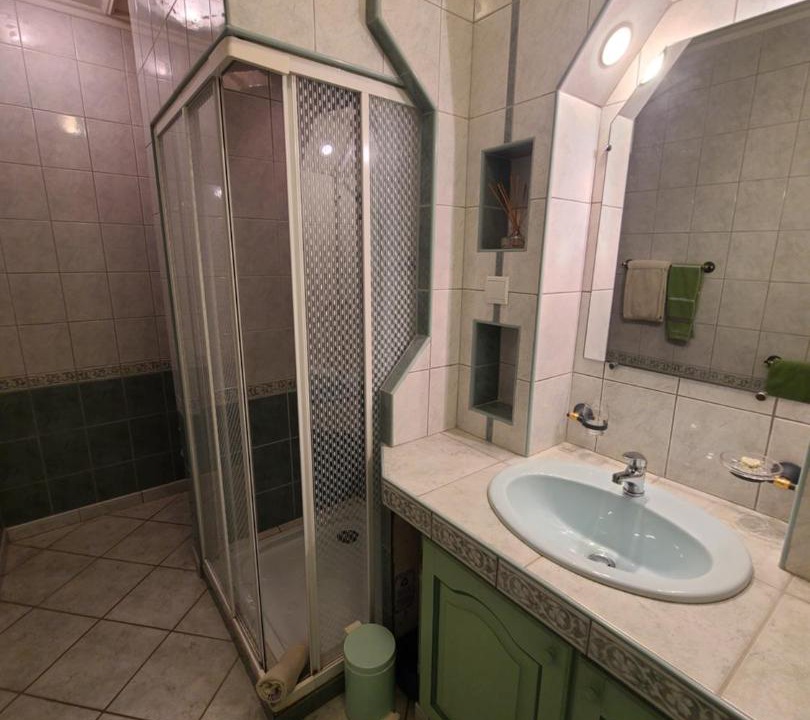 Photo of Bathroom in Noailles