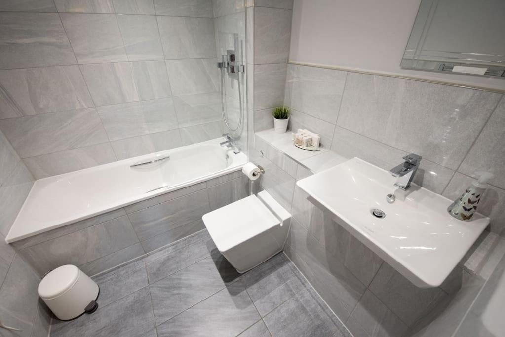 Photo of Others in Brentwood