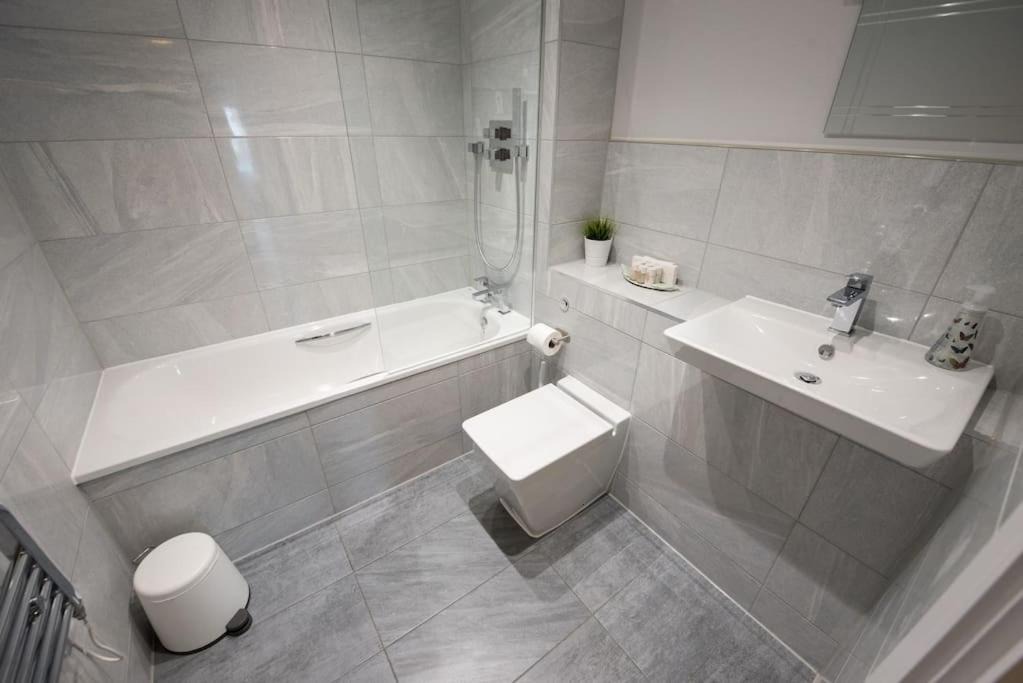 Photo of Others in Brentwood