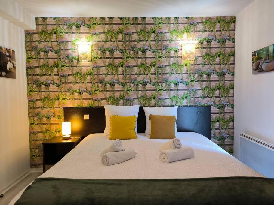 Photo of Others in Idron