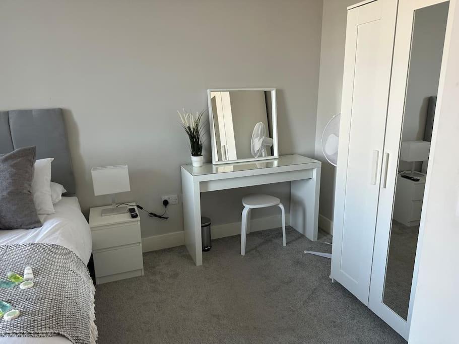 Photo of Others in Brentwood