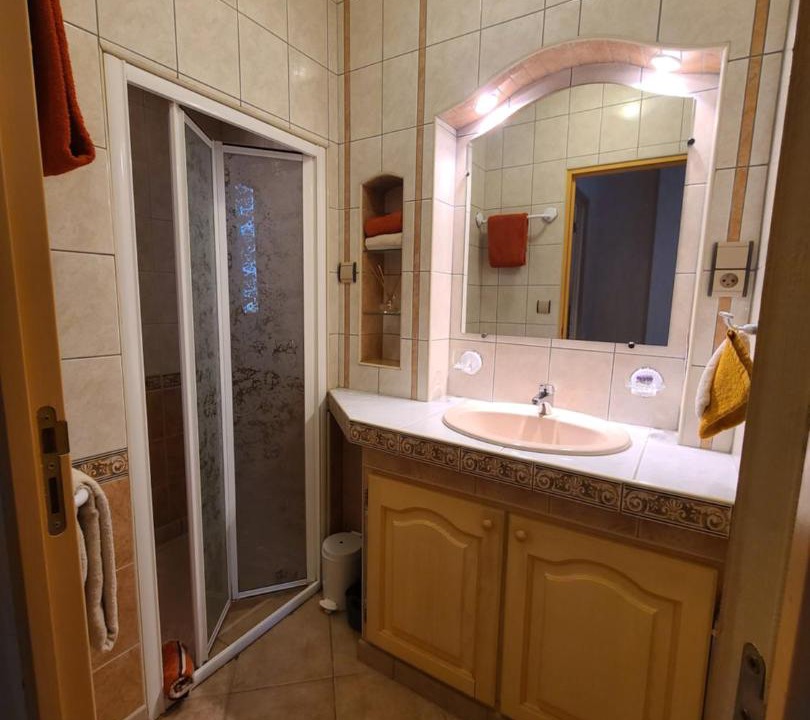 Photo of Bathroom in Noailles