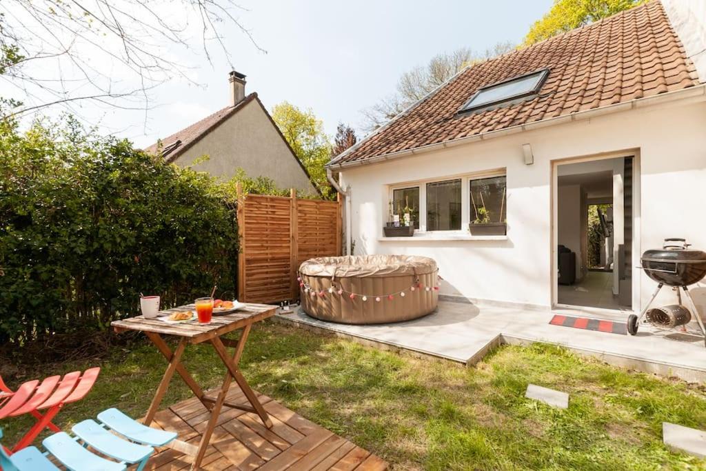 Photo of Others in Sainte-Genevieve-des-Bois