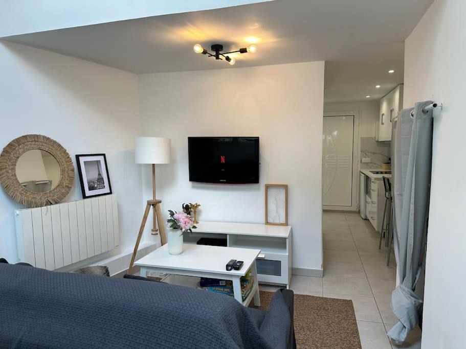 Photo of Others in Sainte-Genevieve-des-Bois