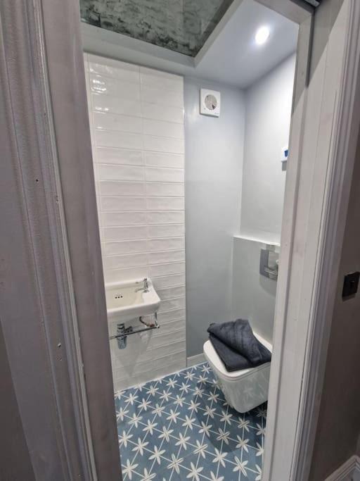 Photo of Others in Heath and Reach