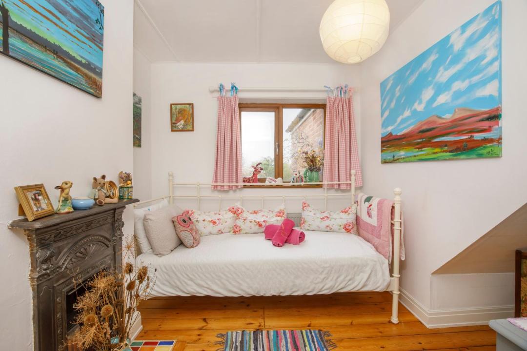 Photo of Others in Low Catton