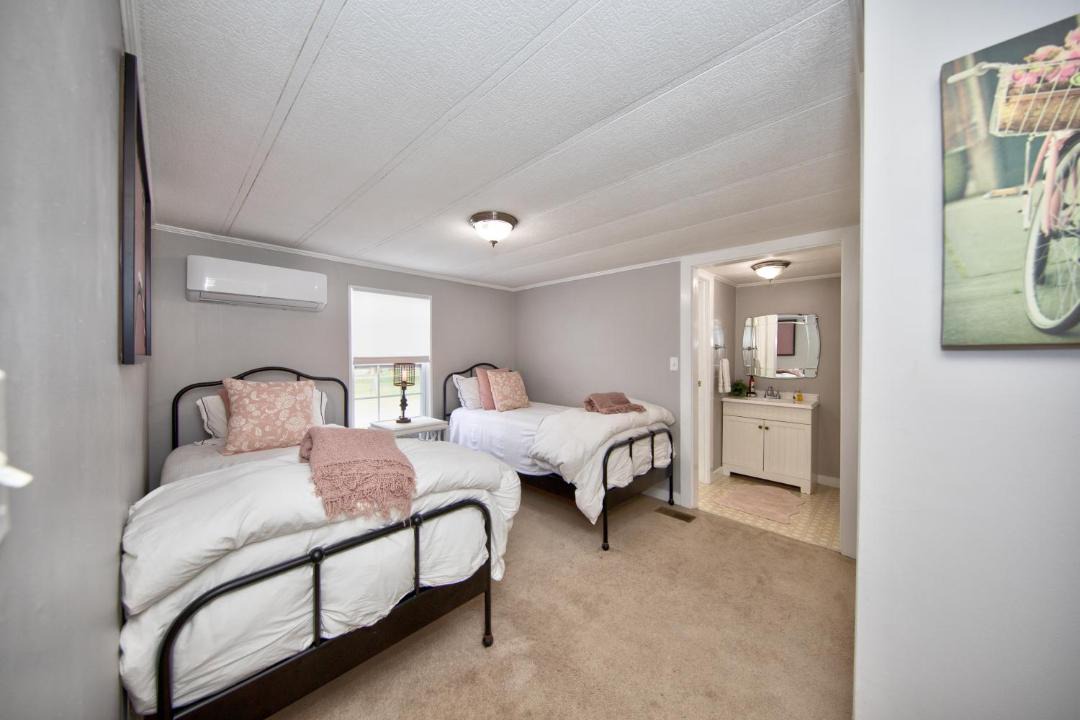 Photo of Others in Bel Air