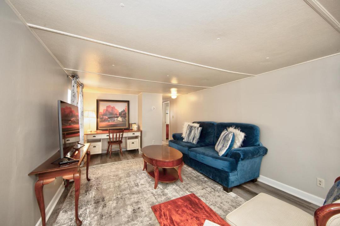 Photo of Others in Bel Air