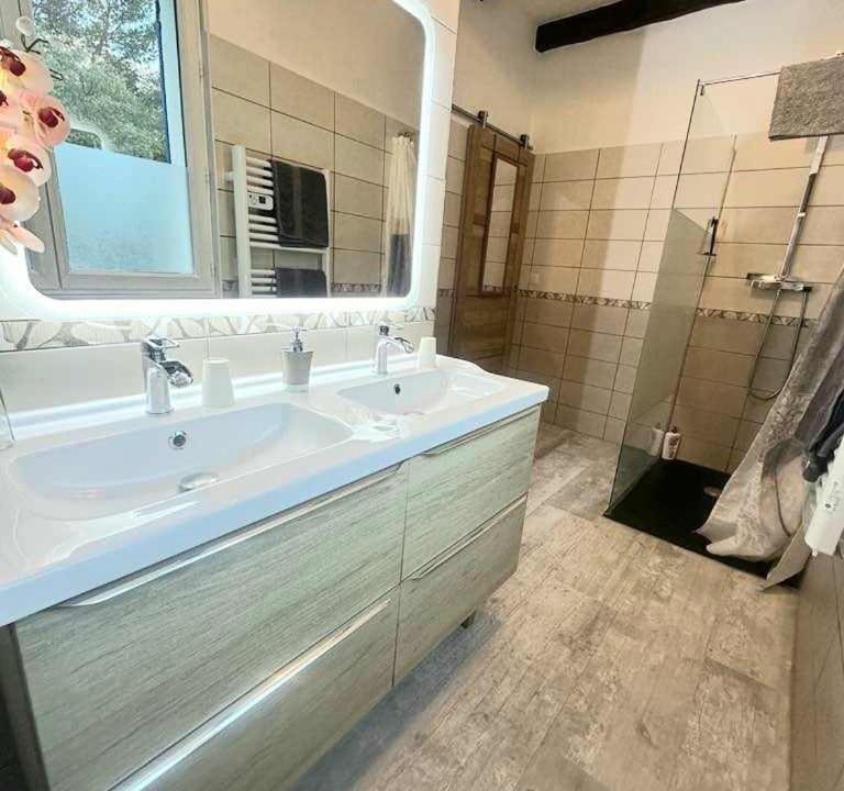 Photo of Bathroom in Bize-Minervois