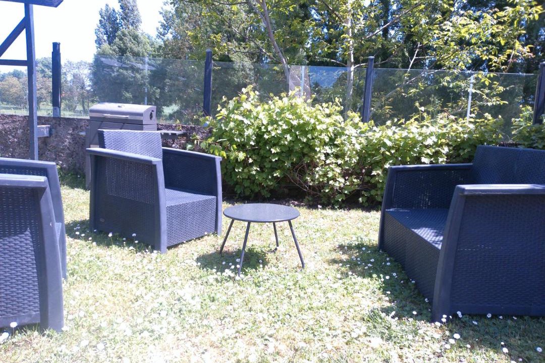 Photo of Others in Neuil