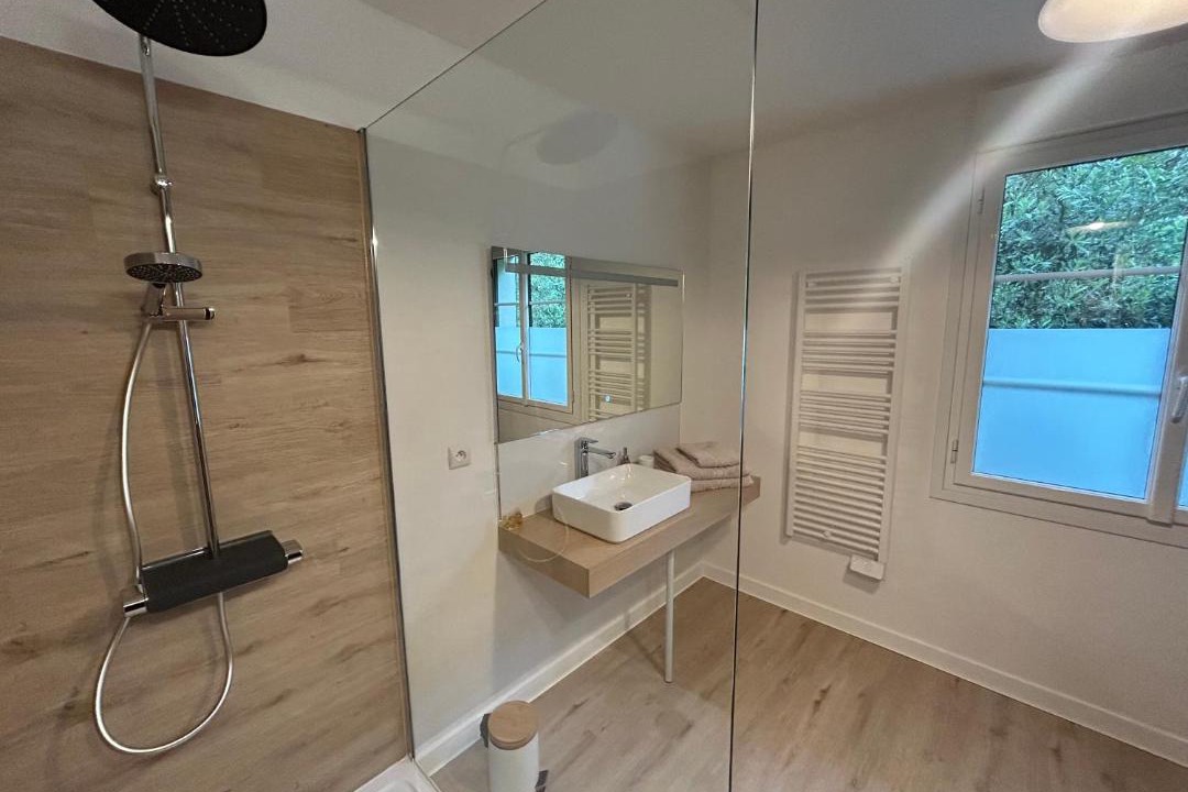 Photo of Bathroom in Graves-Saint-Amant