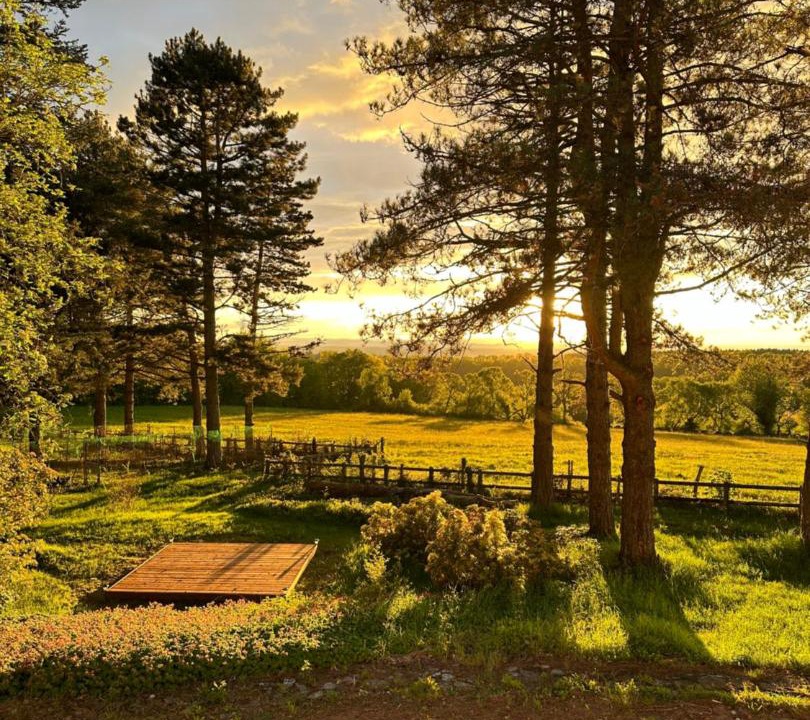 Photo of Others in Busset