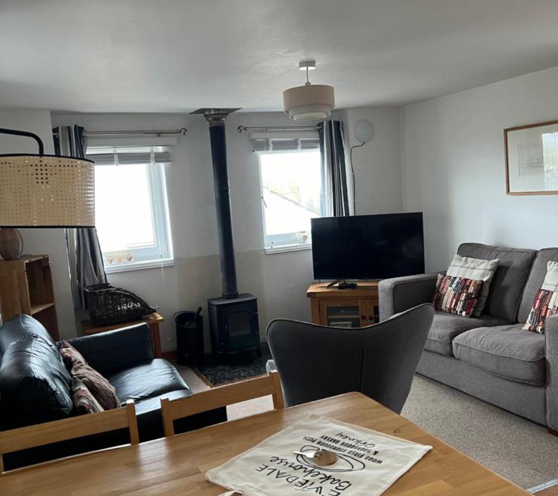 Photo of Others in Evie