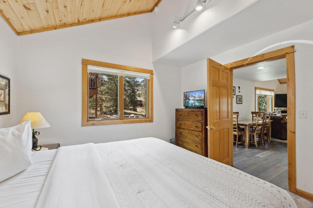 Photo of Bedroom in Fall River Estates