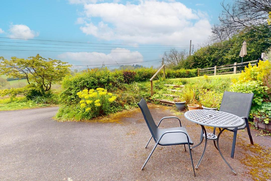 Photo of Others in Wootton Courtenay