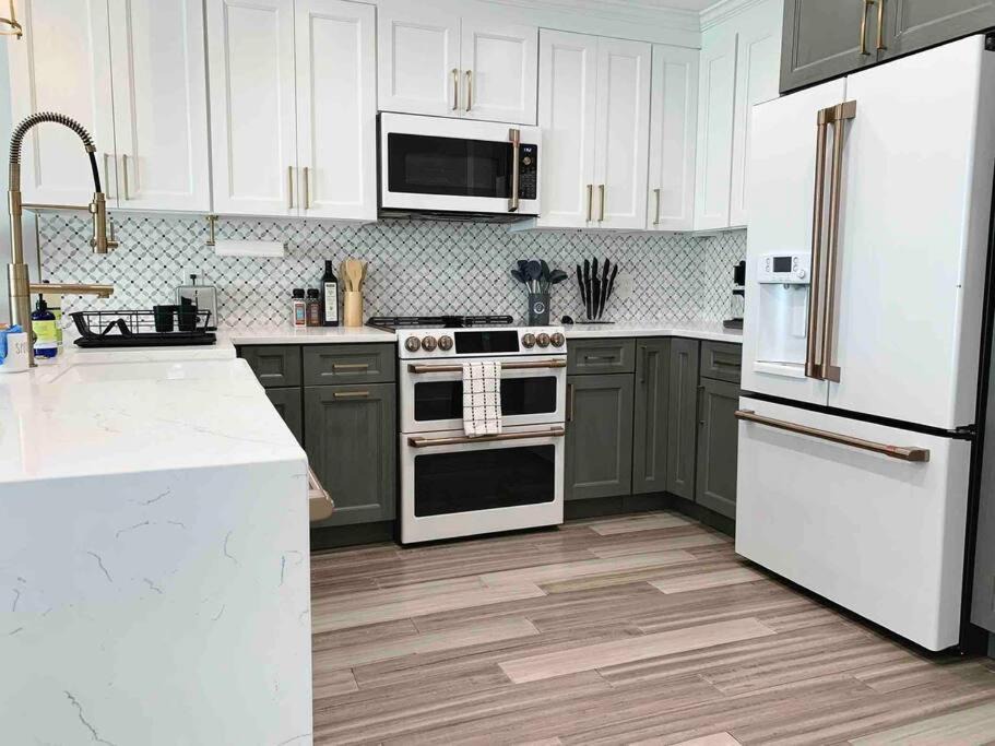 Photo of Others in Neptune Beach