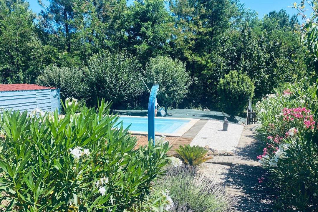 Photo of Others in Le Martinet