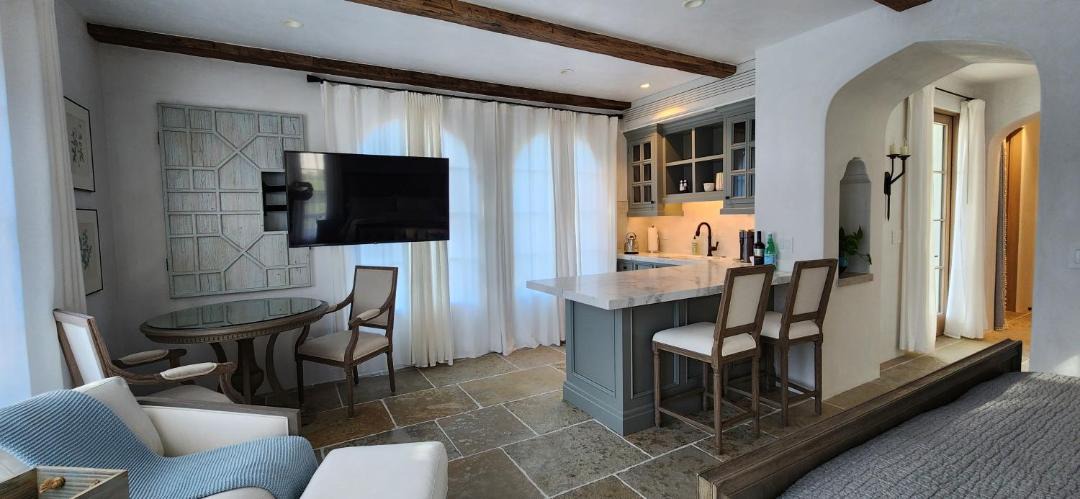 Photo of Others in Woodside