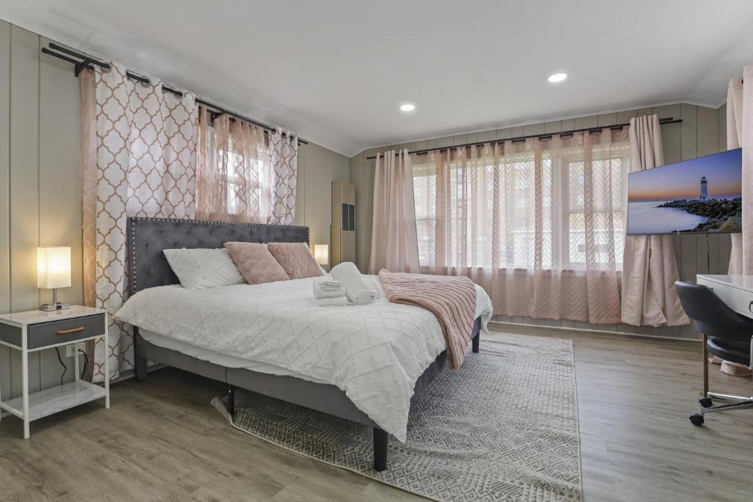 Photo of Bedroom in Des Plaines