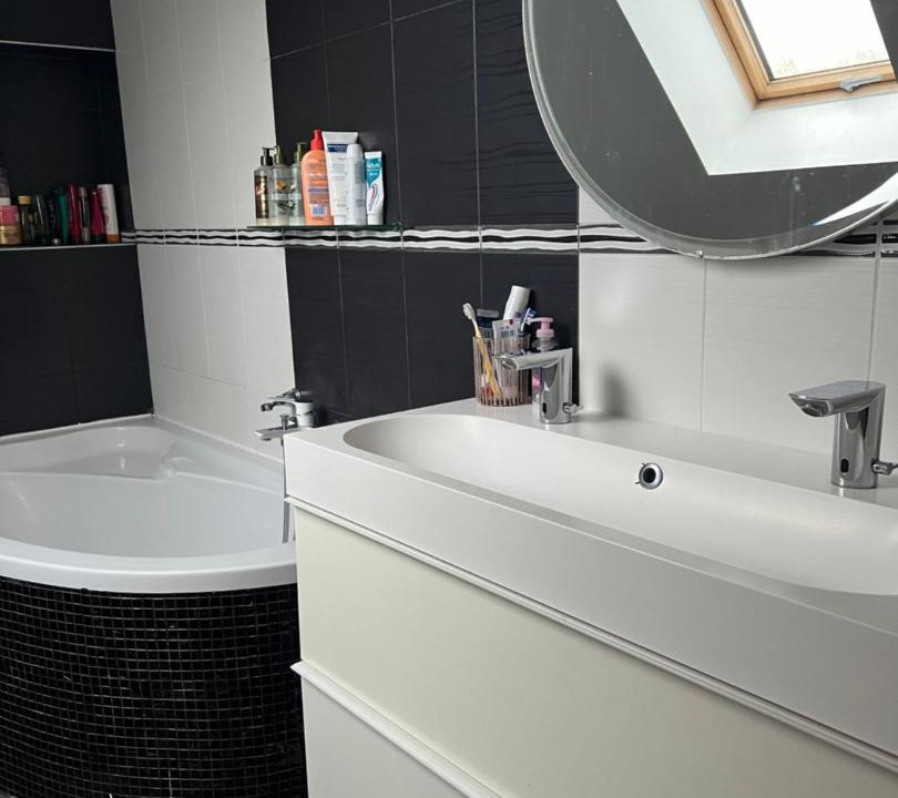 Photo of Others in Persan