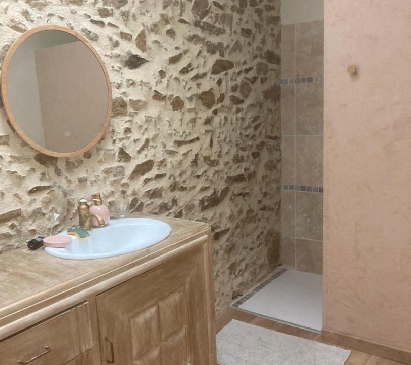 Photo of Bathroom in Montravers
