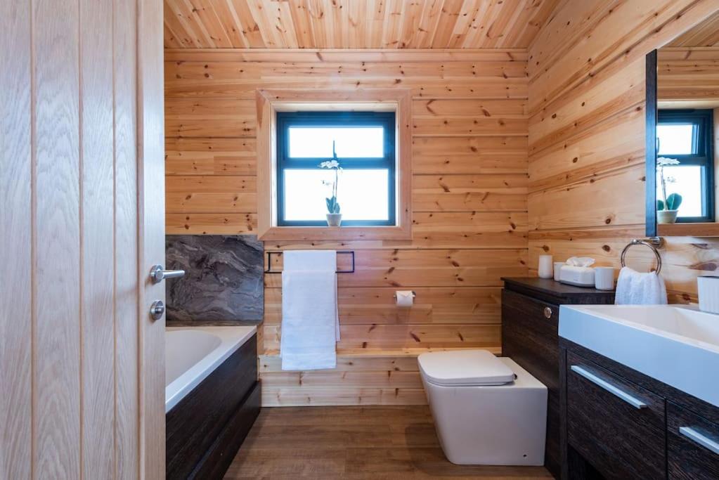 Photo of Others in Burstall