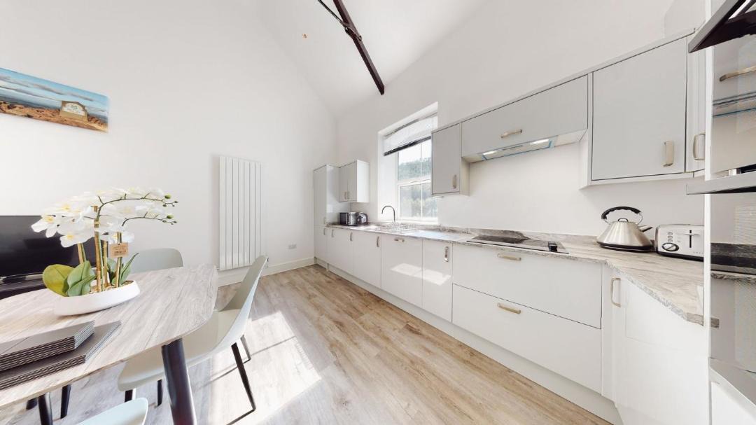 Photo of Others in Six Bells