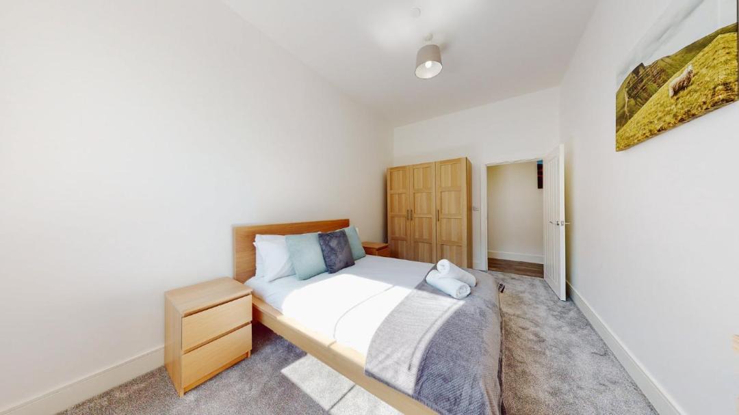 Photo of Others in Six Bells