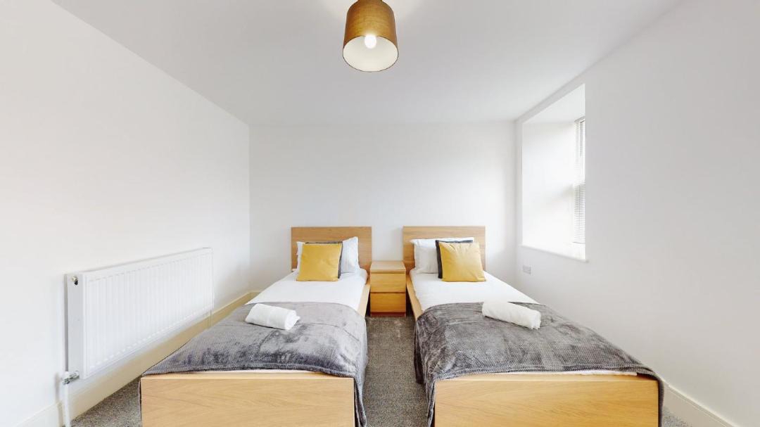 Photo of Others in Six Bells