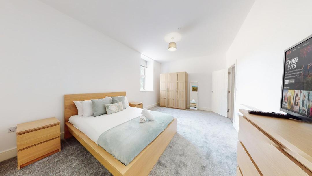 Photo of Others in Six Bells