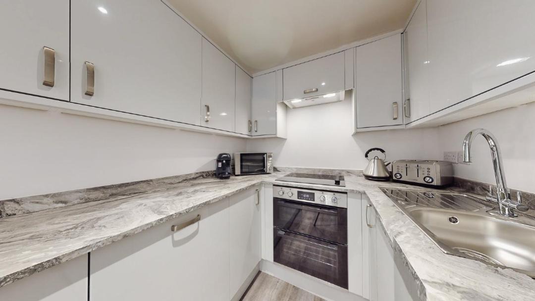 Photo of Others in Six Bells