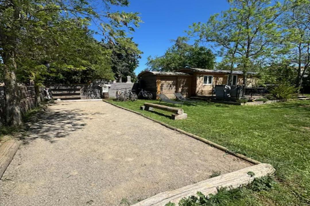 Photo of Others in Quinson