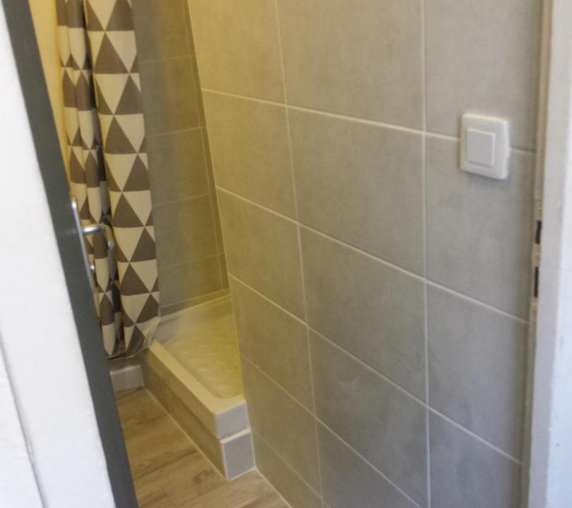 Photo of Bathroom in Nimes City Centre