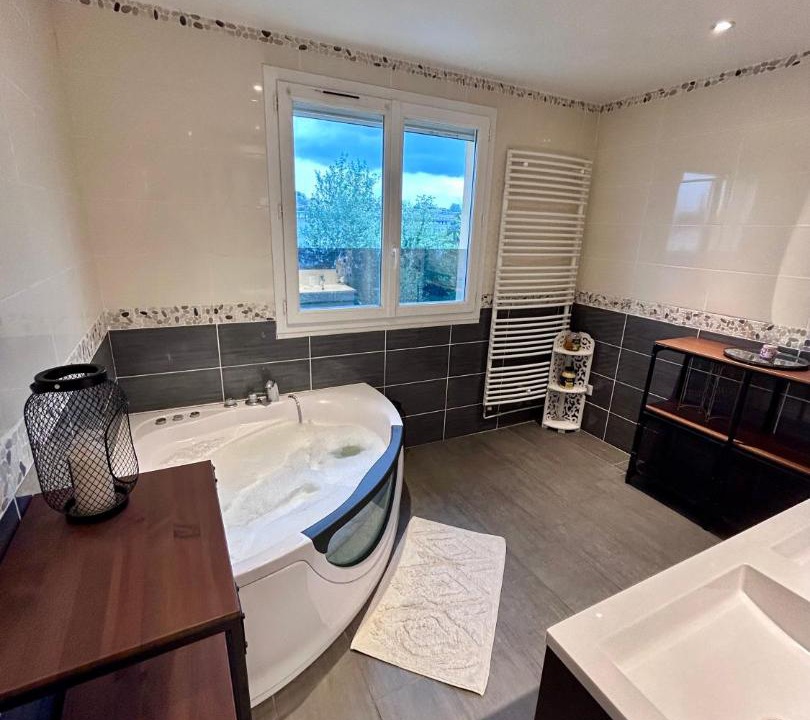 Photo of Others in Bourg-les-Valence