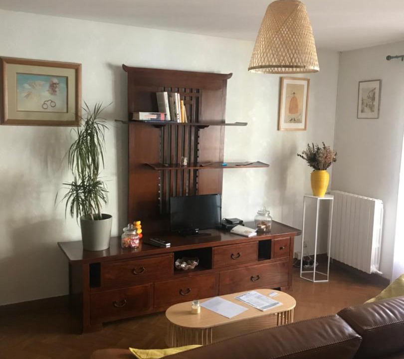 Photo of Others in Descartes