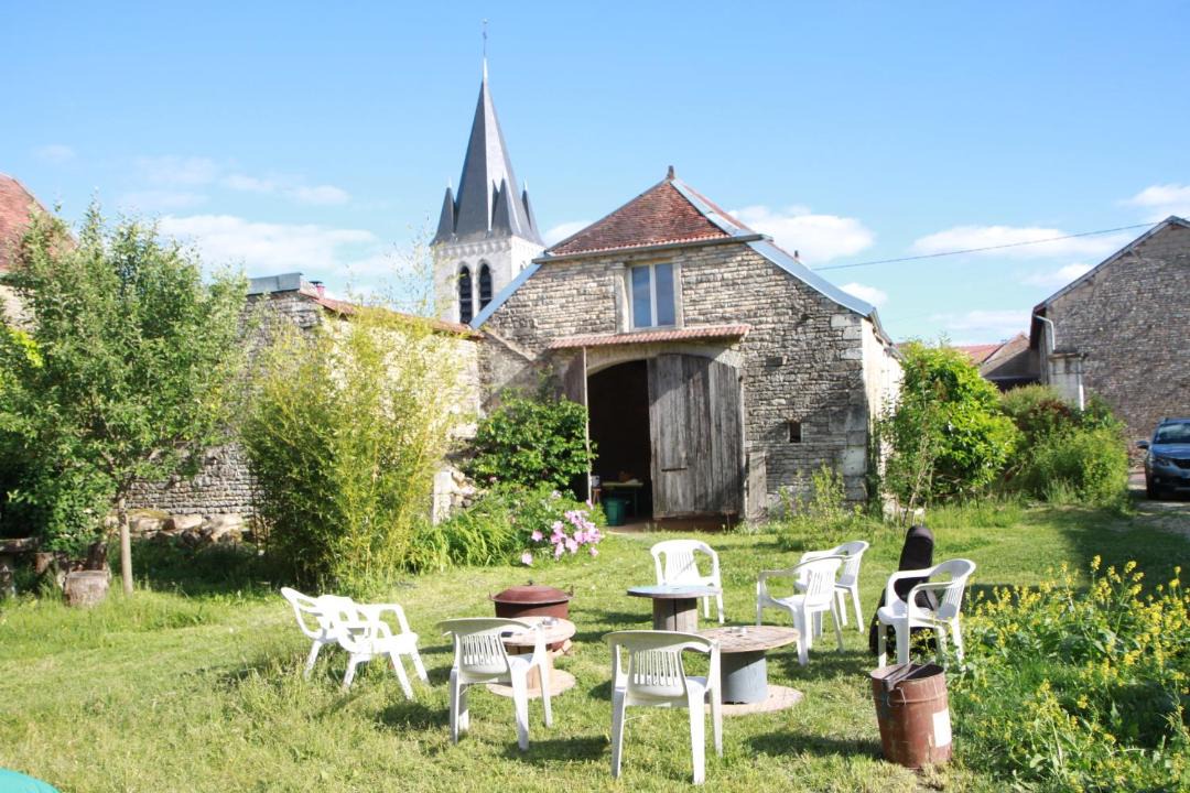 Photo of Others in Villon