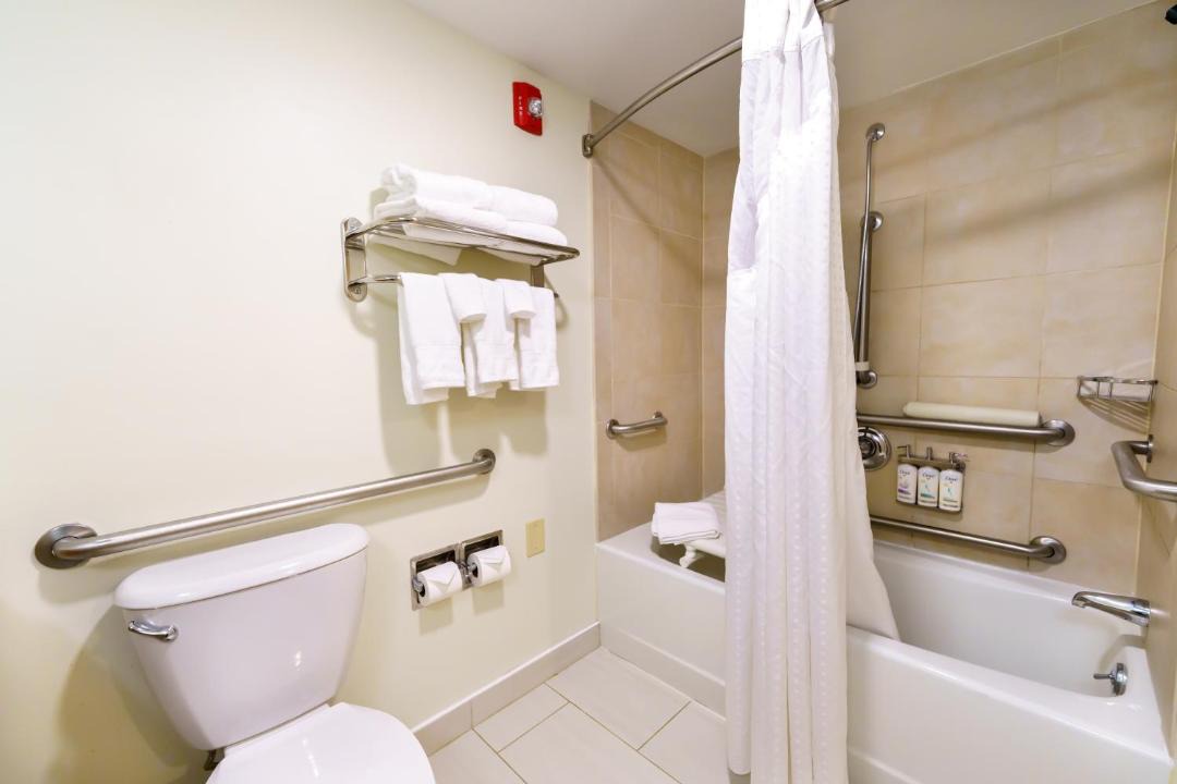 Photo of Bathroom in Teaticket