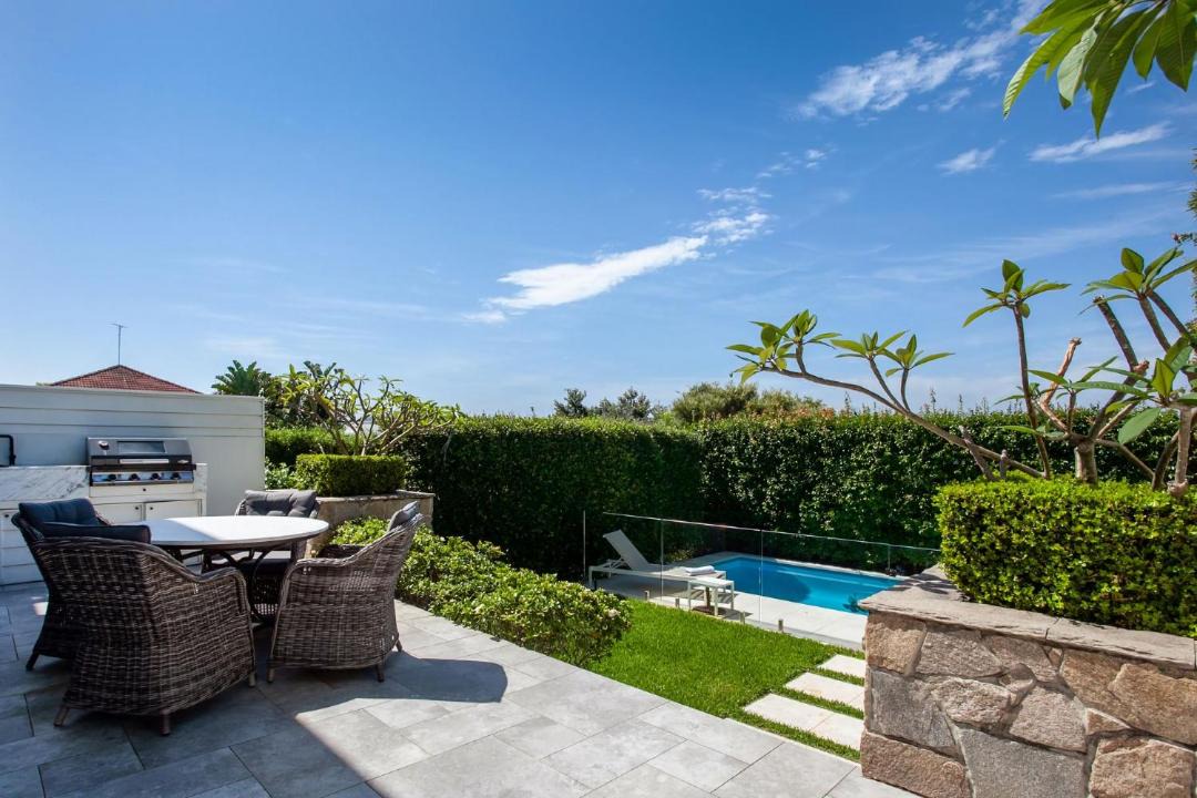 Photo of Others in Bronte