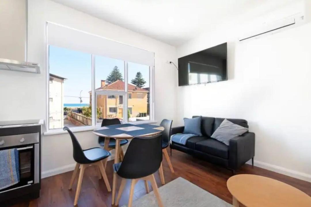 Photo of Others in Largs Bay