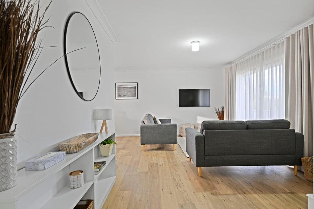 Photo of Others in Orange East