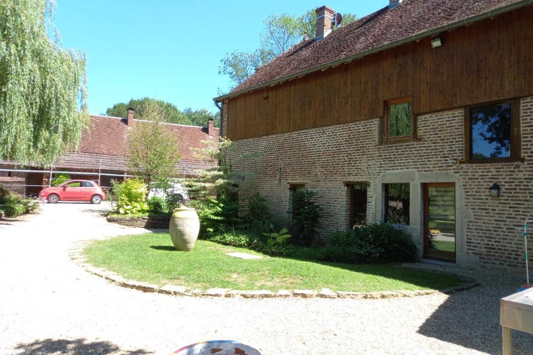 Photo of Others in Saillenard