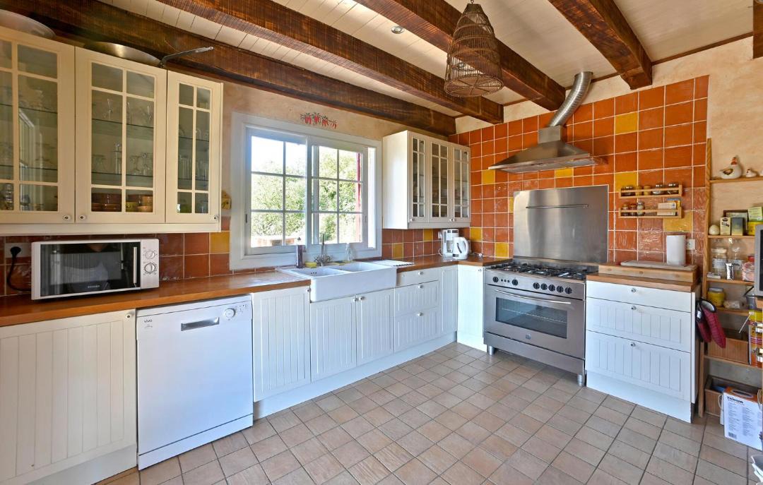Photo of Kitchen in Saint-Jean-de-Maruejols-et-Avejan
