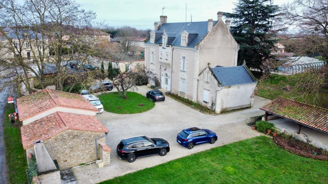 Photo of Others in Pas-de-Jeu