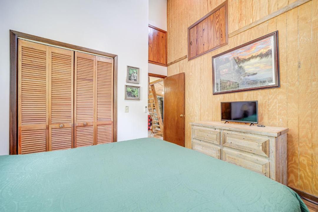 Photo of Bedroom in Whittier