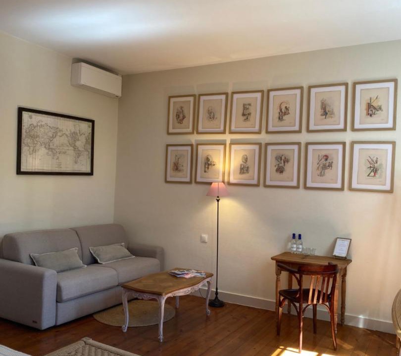 Photo of Others in Lamarque