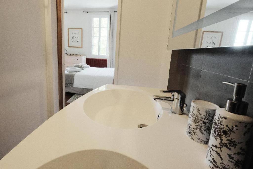 Photo of Others in Lamarque