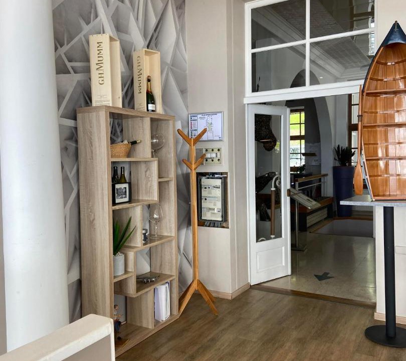 Photo of Others in Publier