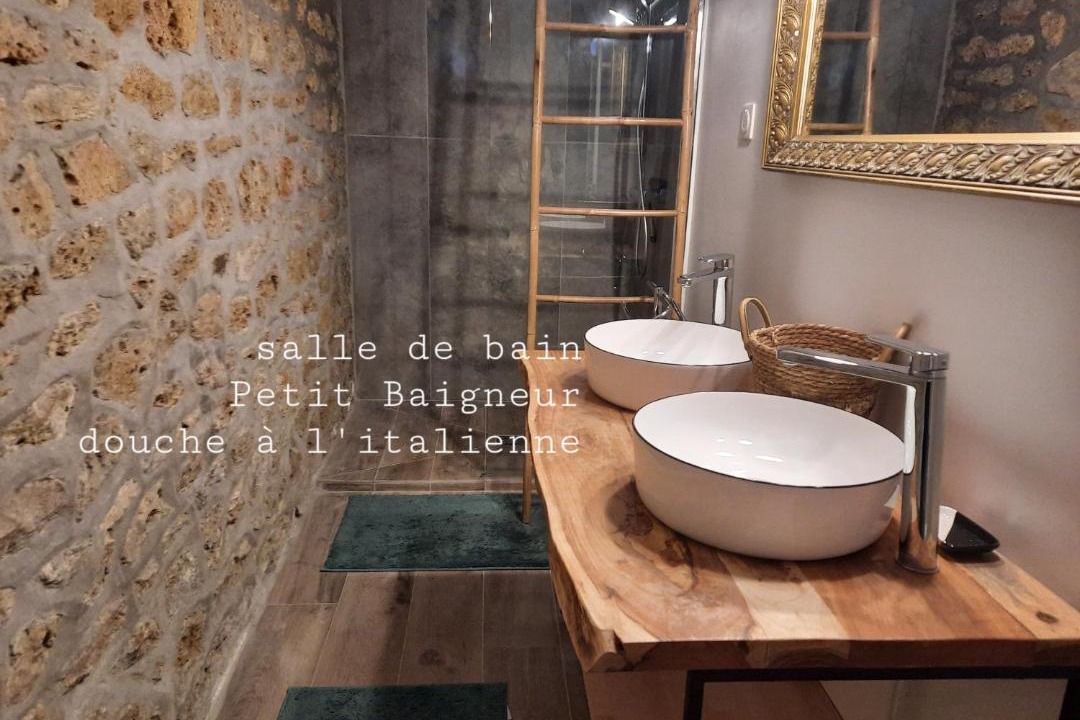 Photo of Others in Crosne