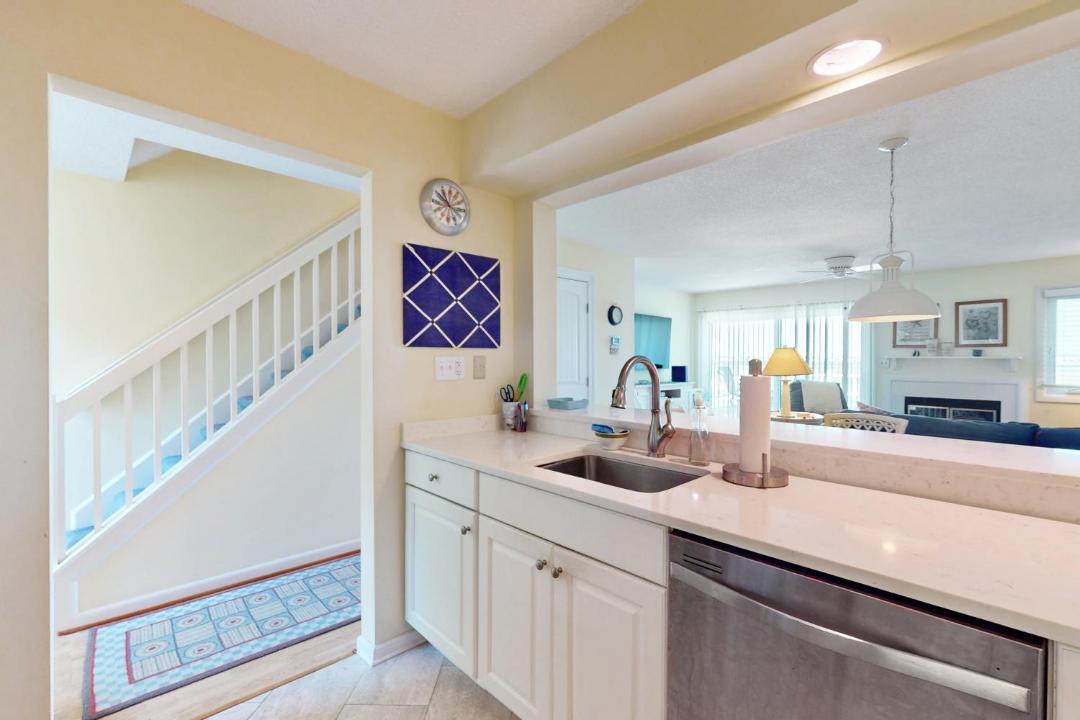 Photo of Kitchen in Heron Harbour Isle
